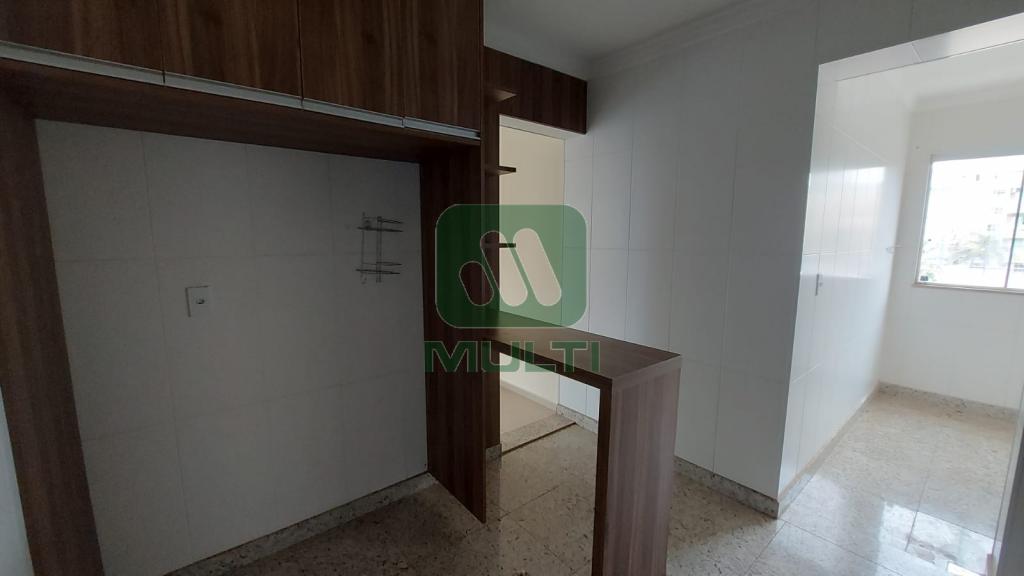 Apartamento à venda com 3 quartos, 100m² - Foto 1