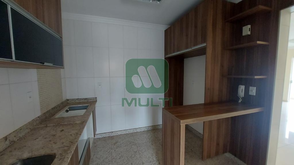 Apartamento à venda com 3 quartos, 100m² - Foto 2