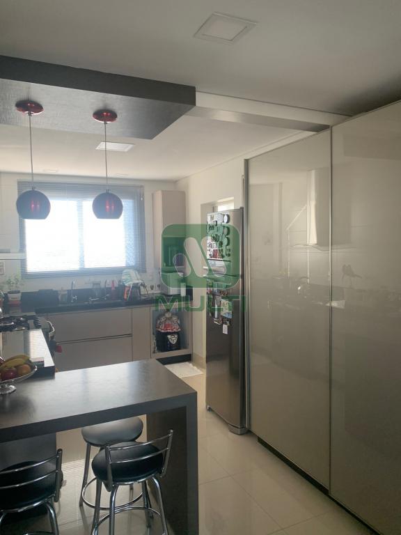 Apartamento à venda com 3 quartos, 162m² - Foto 12