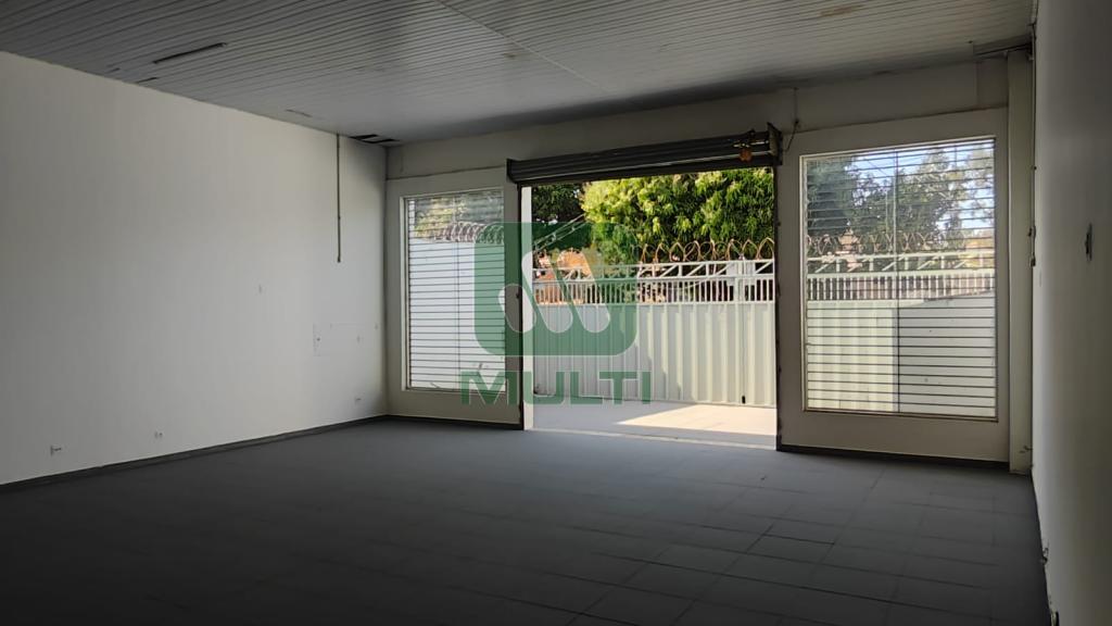 Apartamento à venda com 1 quarto, 200m² - Foto 2