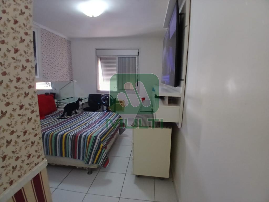 Apartamento à venda com 3 quartos, 160m² - Foto 4