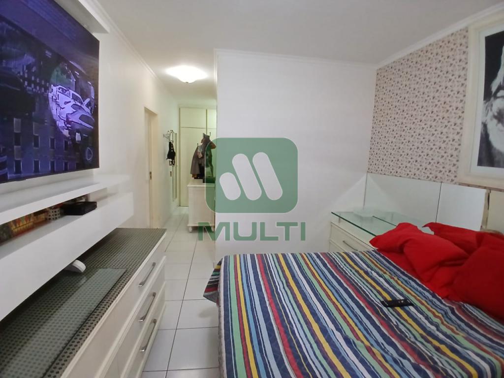 Apartamento à venda com 3 quartos, 160m² - Foto 6