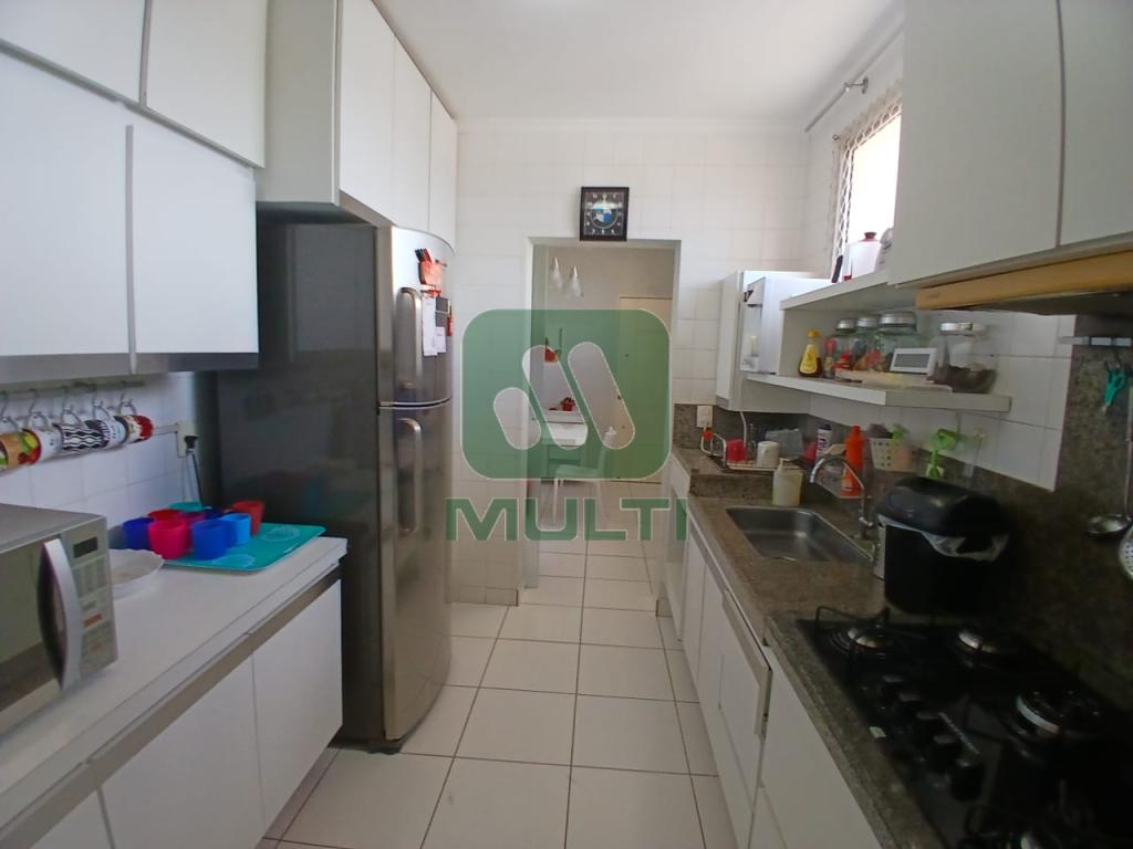 Apartamento à venda com 3 quartos, 160m² - Foto 12