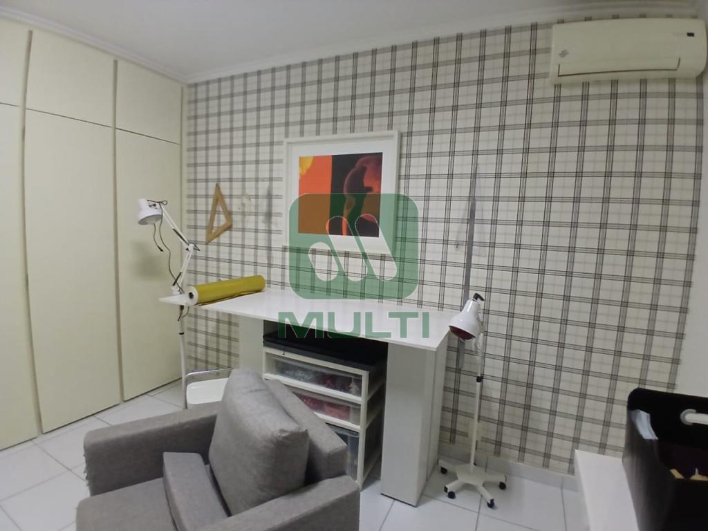 Apartamento à venda com 3 quartos, 160m² - Foto 19