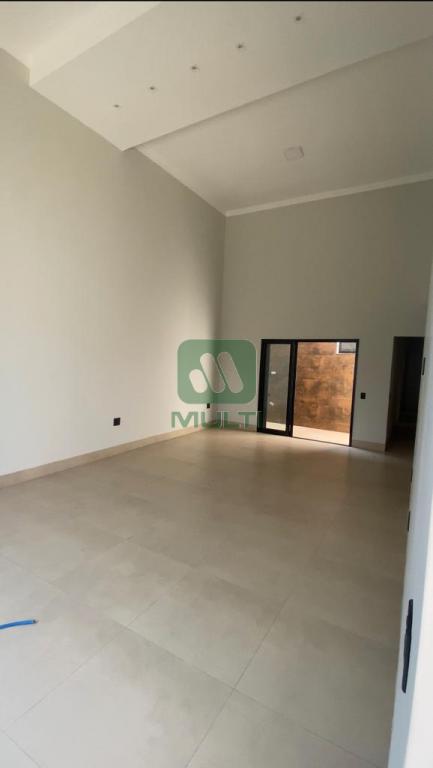 Casa à venda com 3 quartos, 170m² - Foto 1