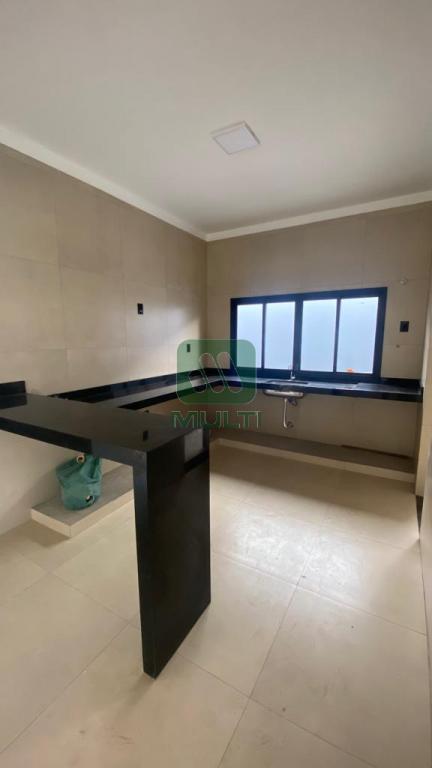 Casa à venda com 3 quartos, 170m² - Foto 2