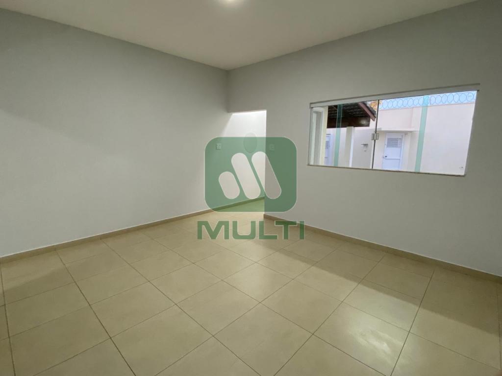 Casa à venda com 3 quartos, 148m² - Foto 2