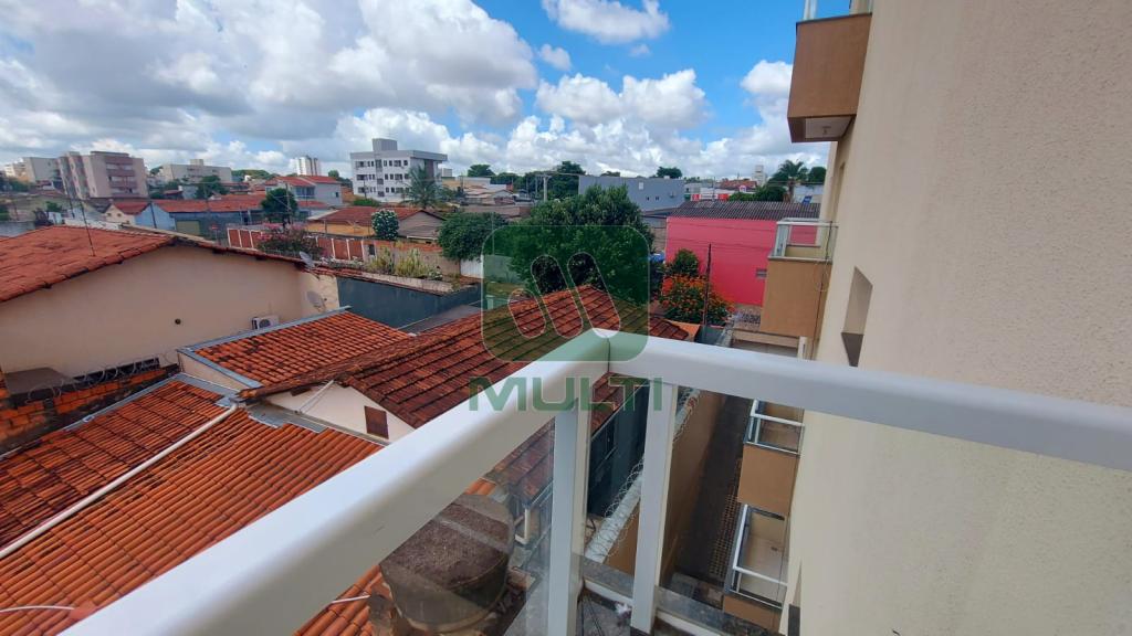 Apartamento à venda com 3 quartos, 93m² - Foto 2