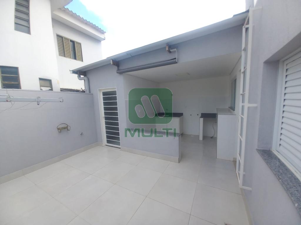 Casa à venda com 3 quartos, 196m² - Foto 14