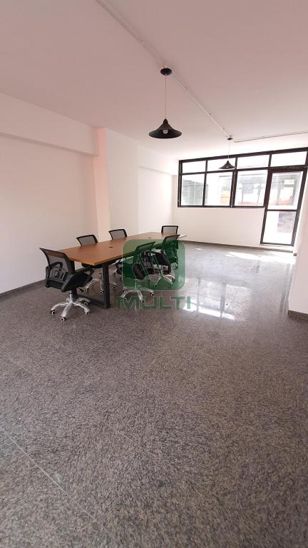 Conjunto Comercial-Sala à venda com 1 quarto, 50m² - Foto 2