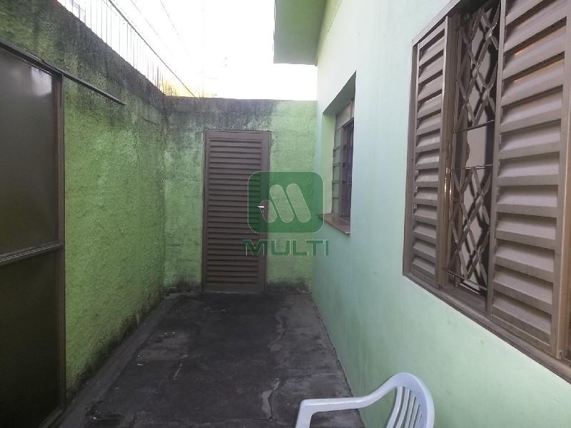 Casa à venda com 3 quartos, 90m² - Foto 2