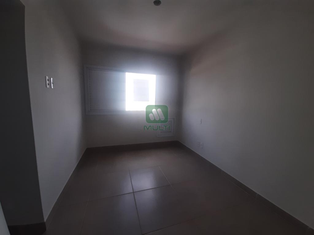 Apartamento à venda com 3 quartos, 136m² - Foto 9