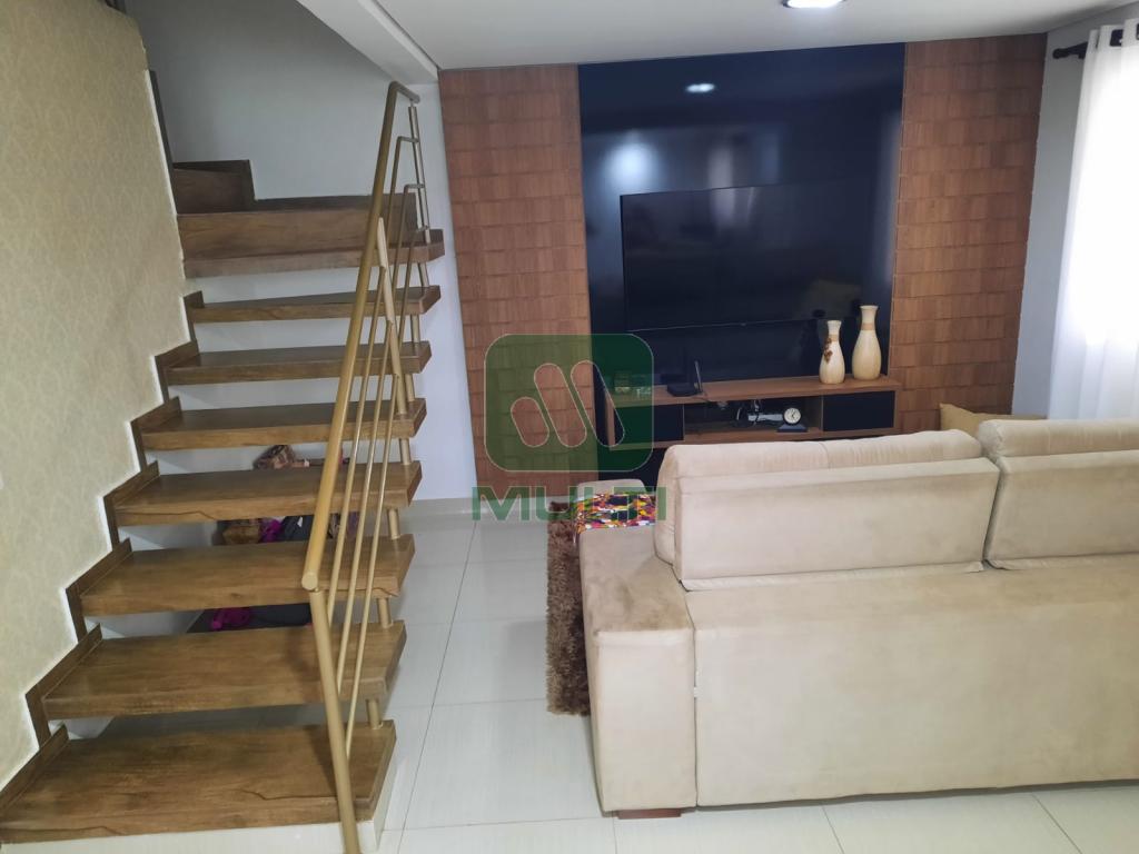 Casa de Condomínio à venda com 3 quartos, 140m² - Foto 1