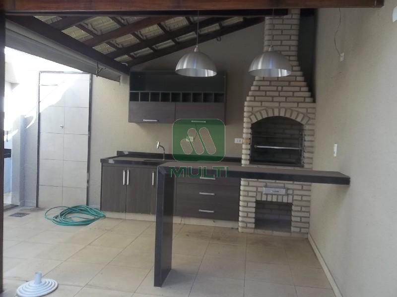 Casa à venda com 3 quartos, 184m² - Foto 2