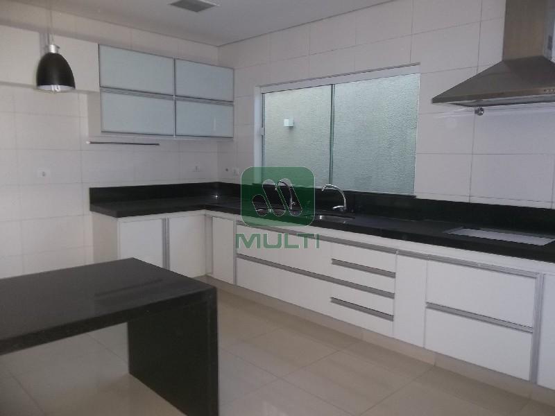 Casa à venda com 3 quartos, 184m² - Foto 13