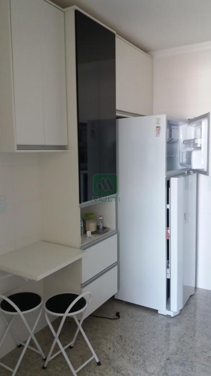 Apartamento à venda com 3 quartos, 117m² - Foto 9