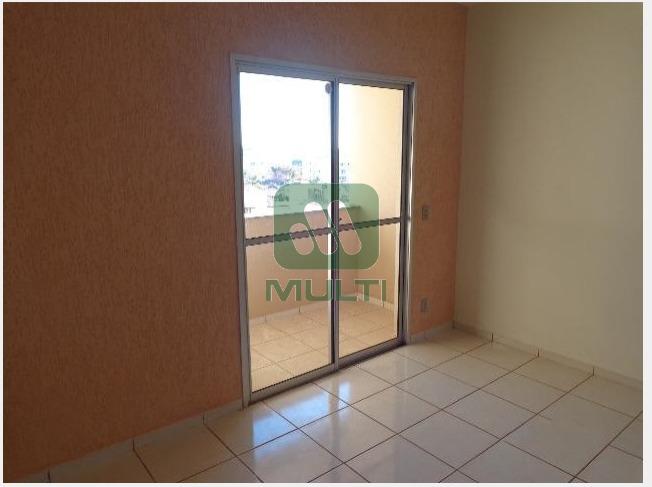 Apartamento à venda com 3 quartos, 82m² - Foto 1