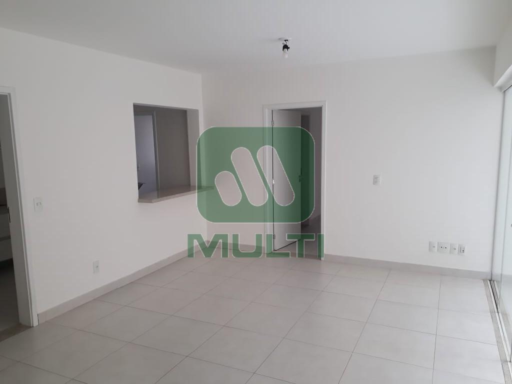 Apartamento à venda com 3 quartos, 109m² - Foto 1