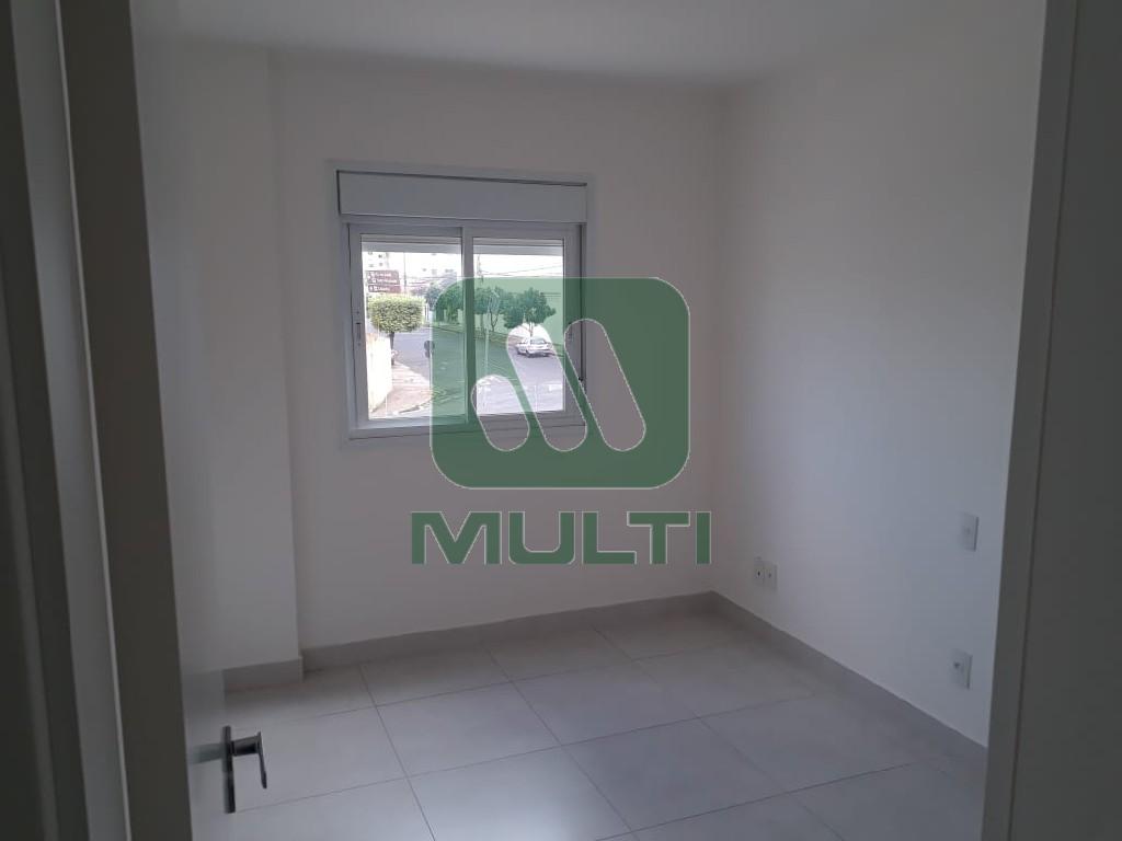 Apartamento à venda com 3 quartos, 109m² - Foto 2