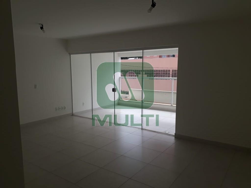 Apartamento à venda com 3 quartos, 109m² - Foto 3