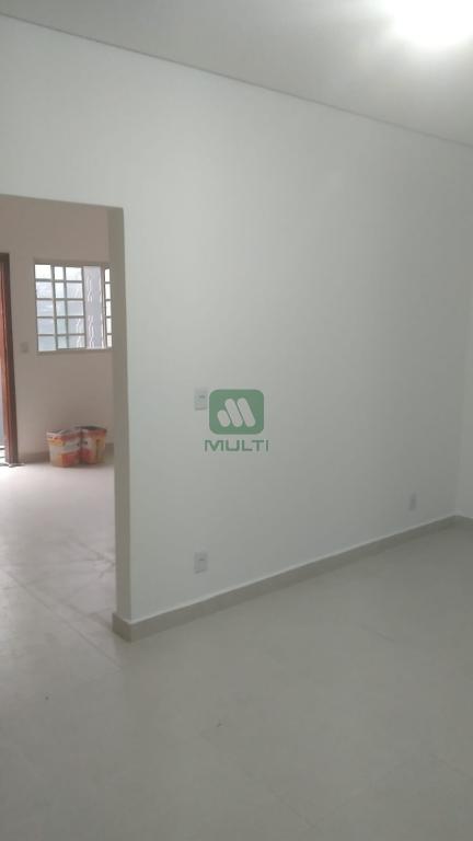 Casa à venda com 3 quartos, 110m² - Foto 1