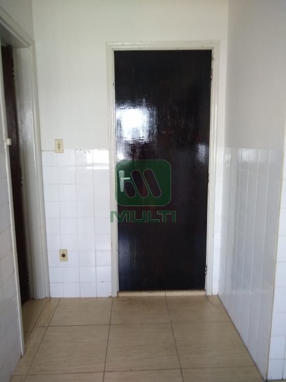 Apartamento à venda com 3 quartos, 115m² - Foto 2