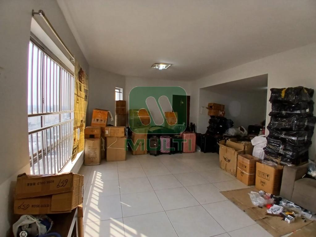 Apartamento à venda com 3 quartos, 170m² - Foto 3