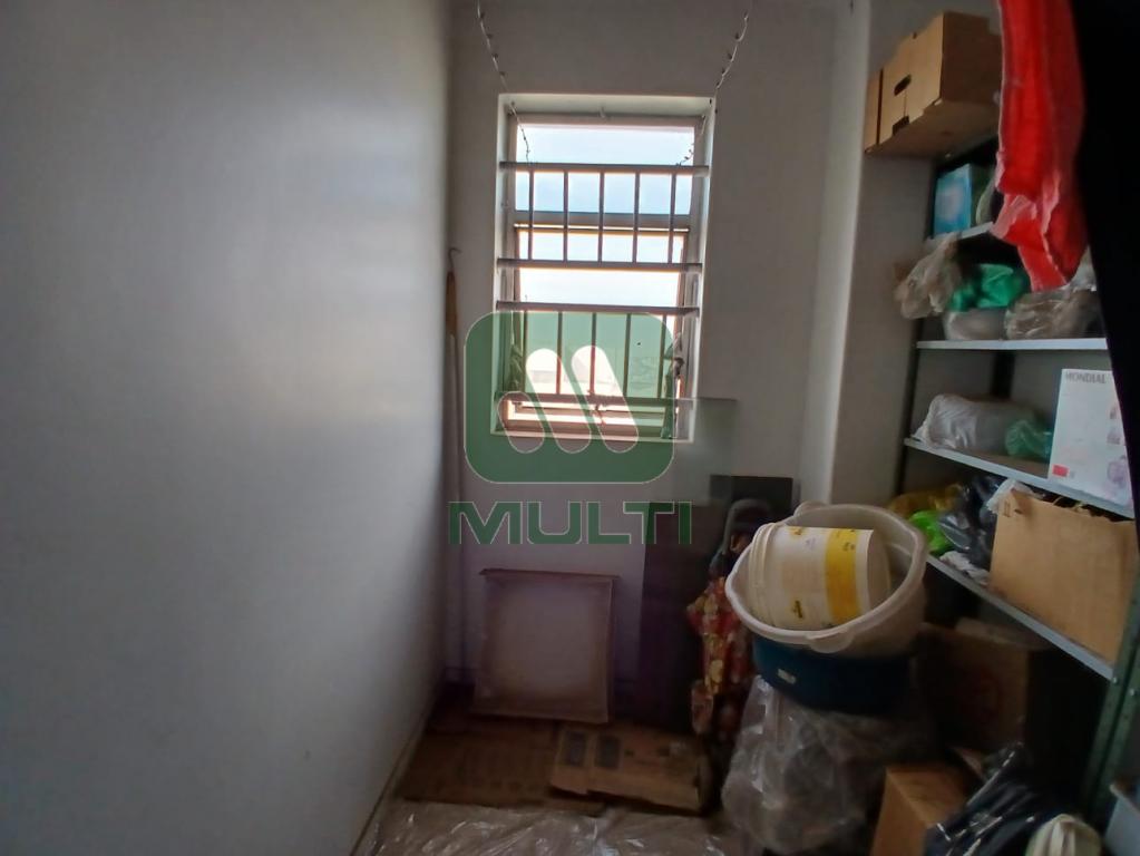 Apartamento à venda com 3 quartos, 170m² - Foto 6