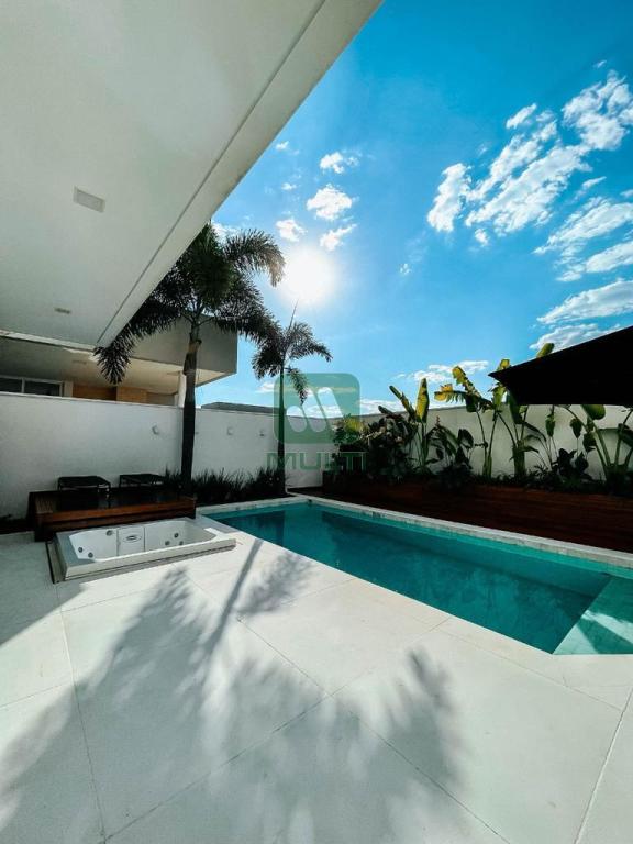 Casa de Condomínio à venda com 5 quartos, 374m² - Foto 10