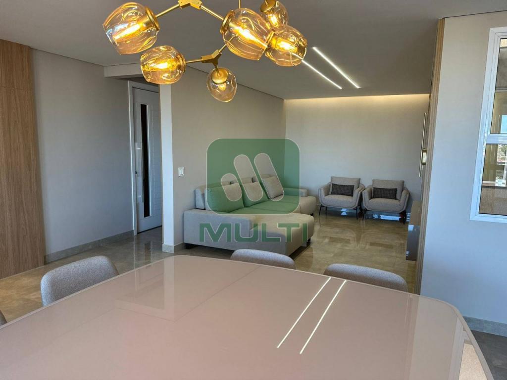 Cobertura à venda com 4 quartos, 250m² - Foto 3