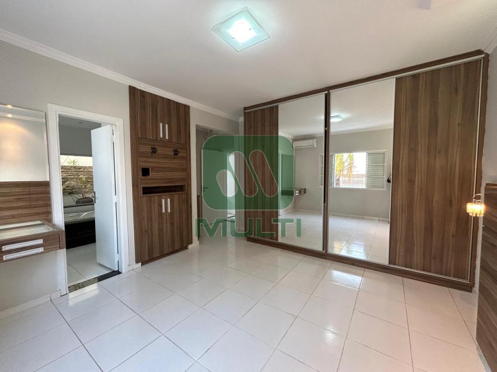 Casa à venda com 4 quartos, 193m² - Foto 17