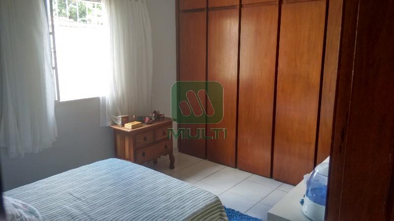 Casa à venda com 3 quartos, 195m² - Foto 2