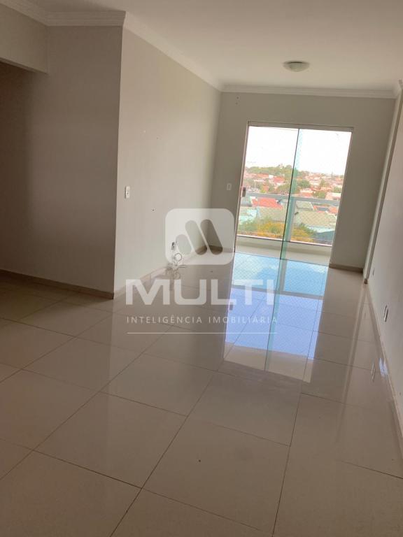 Apartamento à venda com 2 quartos, 60m² - Foto 1