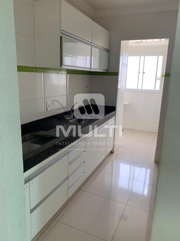 Apartamento à venda com 2 quartos, 60m² - Foto 3