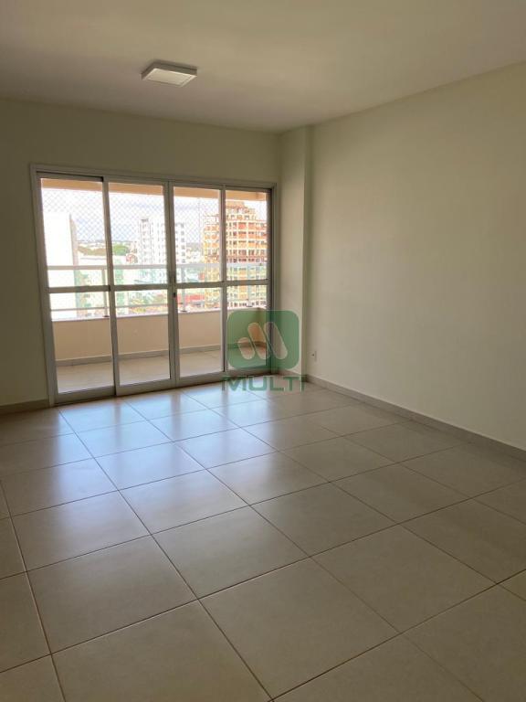 Apartamento à venda com 3 quartos, 108m² - Foto 1