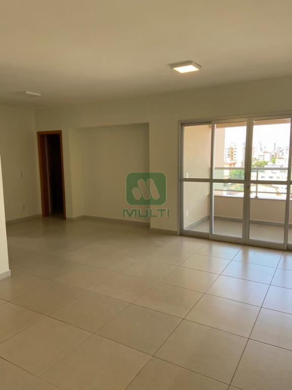 Apartamento à venda com 3 quartos, 108m² - Foto 2