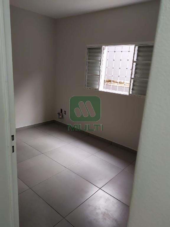 Casa à venda com 3 quartos, 220m² - Foto 11