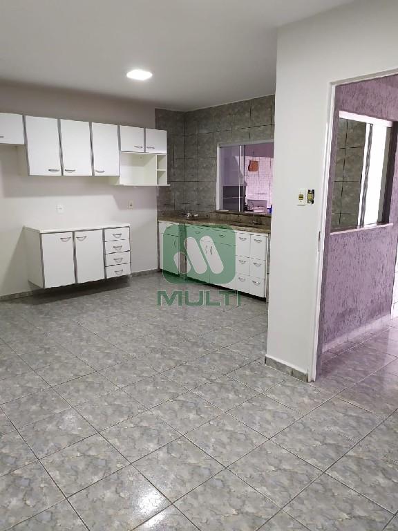 Casa à venda com 3 quartos, 220m² - Foto 14