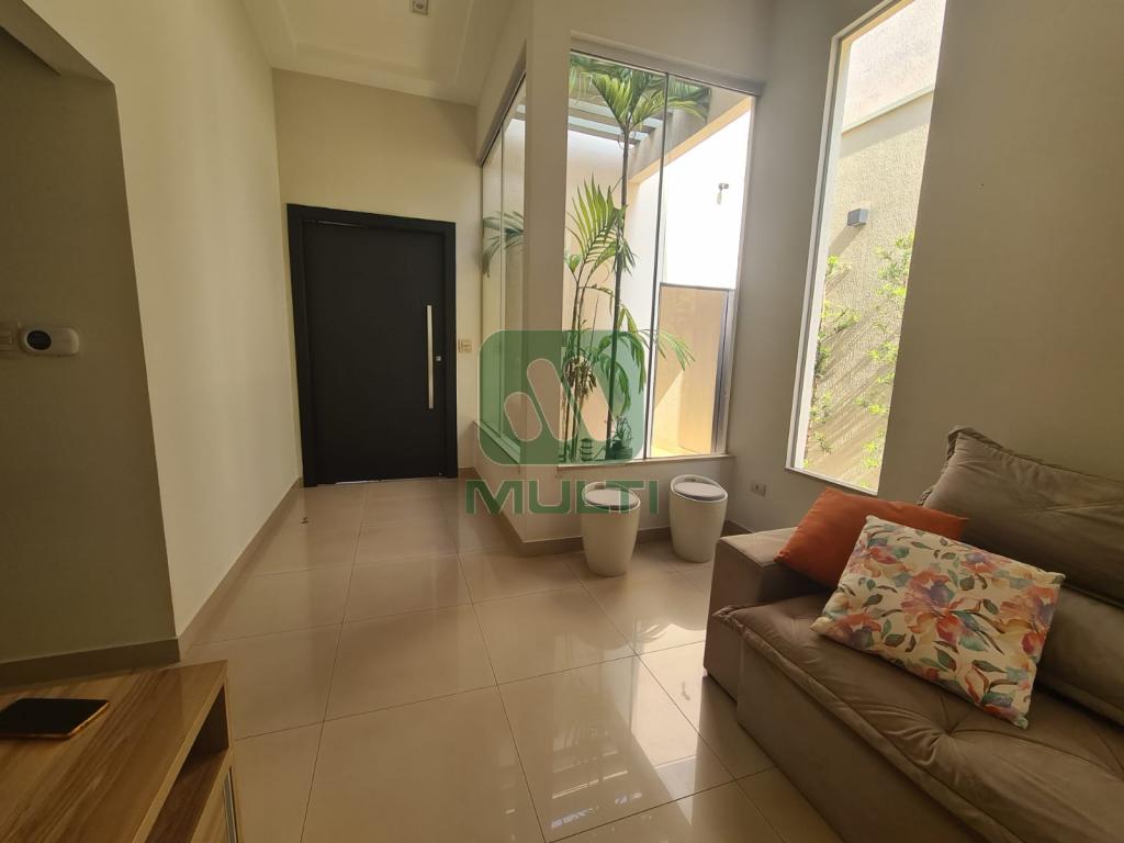 Casa à venda com 3 quartos, 148m² - Foto 3