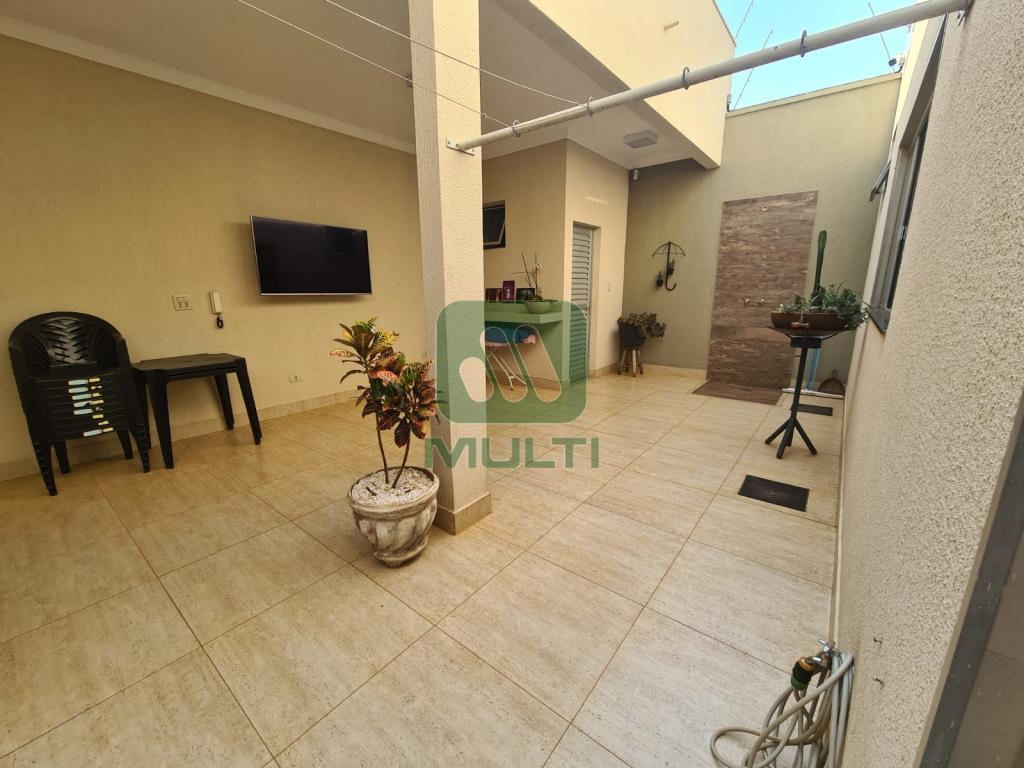 Casa à venda com 3 quartos, 148m² - Foto 11