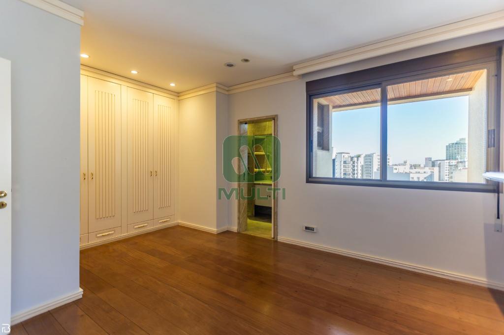 Cobertura à venda com 4 quartos, 614m² - Foto 1