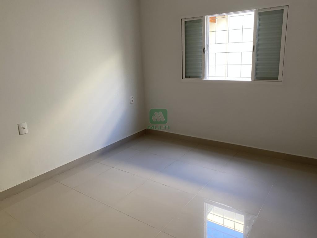 Casa à venda com 2 quartos, 120m² - Foto 4