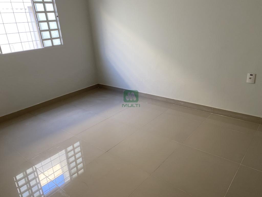 Casa à venda com 2 quartos, 120m² - Foto 8