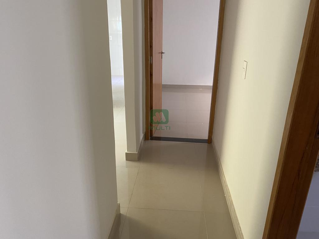 Casa à venda com 2 quartos, 120m² - Foto 9