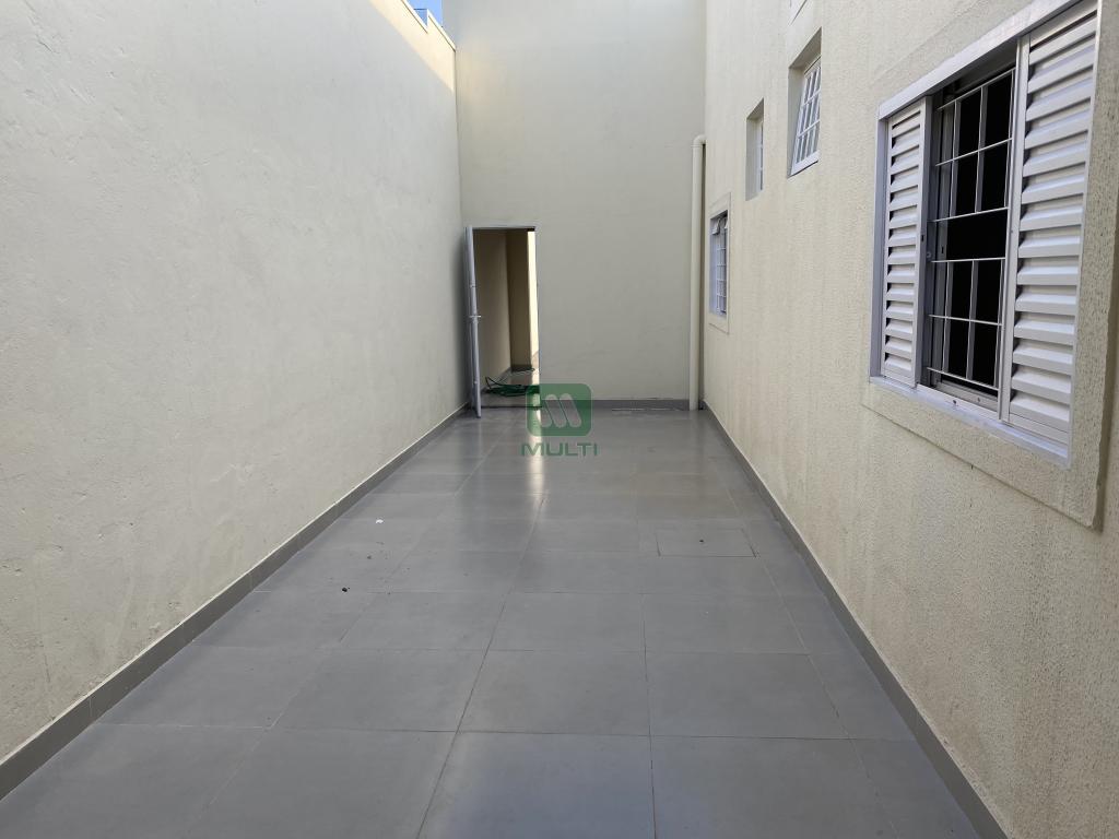 Casa à venda com 2 quartos, 120m² - Foto 13