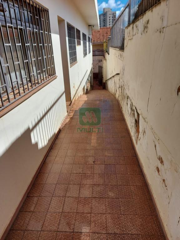 Casa à venda com 3 quartos, 395m² - Foto 14