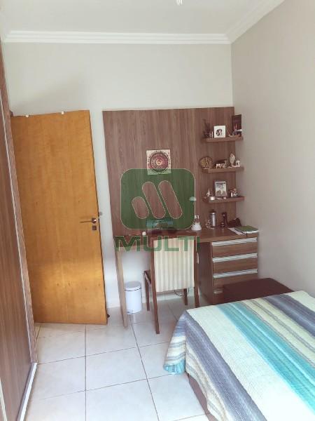 Casa à venda com 3 quartos, 200m² - Foto 16