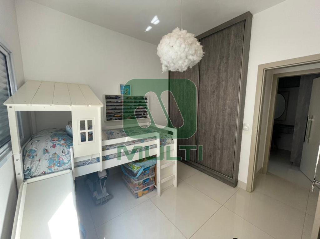 Casa à venda com 4 quartos, 170m² - Foto 4