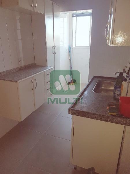 Apartamento à venda com 3 quartos, 130m² - Foto 3