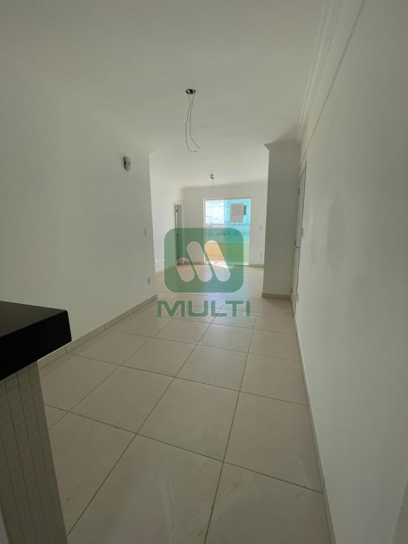 Apartamento à venda com 3 quartos, 96m² - Foto 3